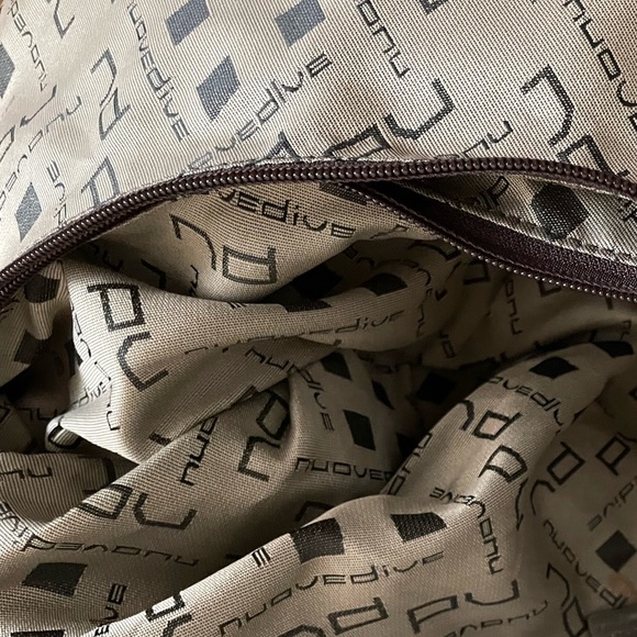 Nouvedive Leather, Carmel Large Purse, Handbag, Satchel beautiful silver accents - Picture 9 of 16